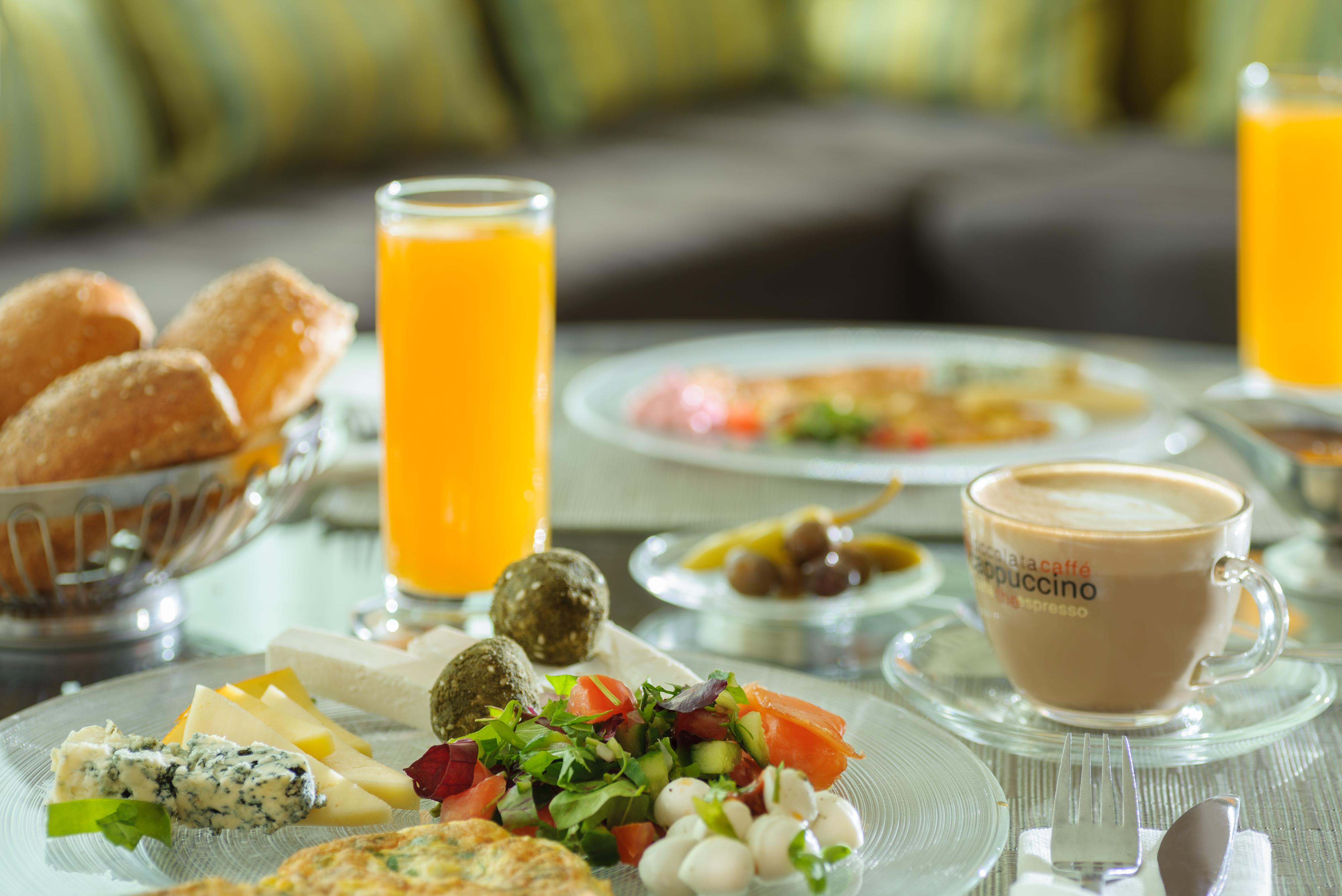 U Magic Palace Eilat Eksteriør bilde A typical Italian breakfast
